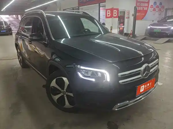 Mercedes-Benz GLB 2023
