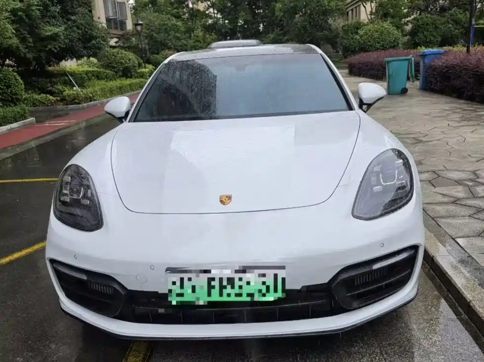 Porsche Panamera Hybrid 2021