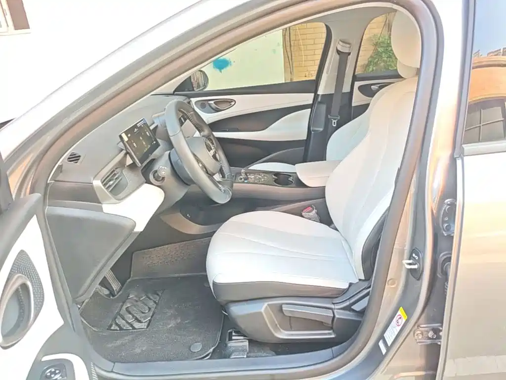 BYD Seal 05 DM-i 2025 — фото 15