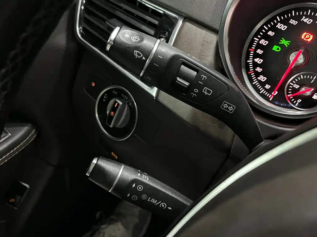 Mercedes-Benz GLE 2017 — фото 16
