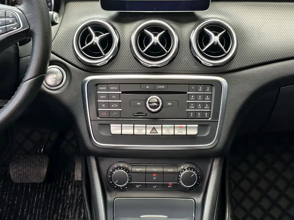 Mercedes-Benz GLA 2018 — фото 20