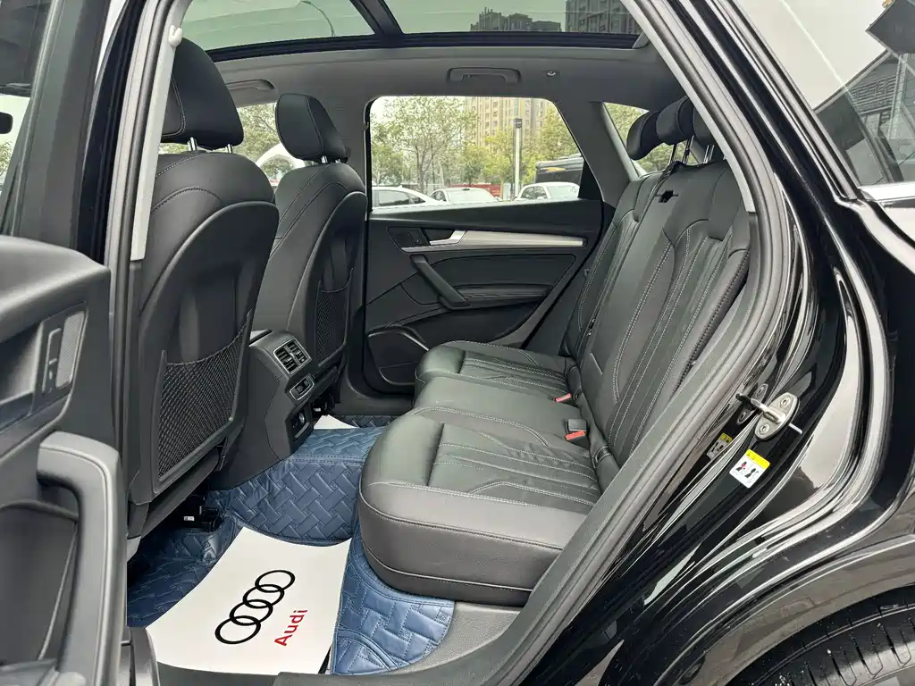 Audi Q5L 2022 — фото 11