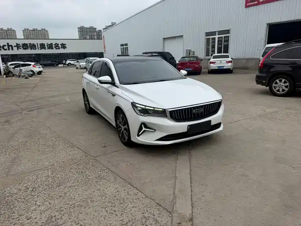 Geely Emgrand 2023