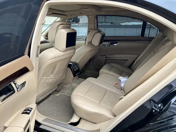 Mercedes-Benz S-Class 2012