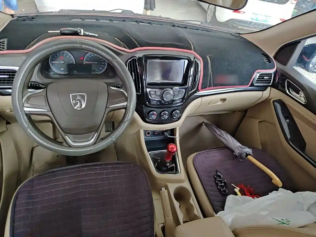 Baojun 730 2015