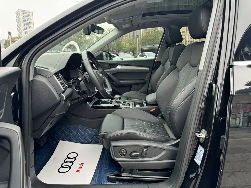 Audi Q5L 2022 — фото 10