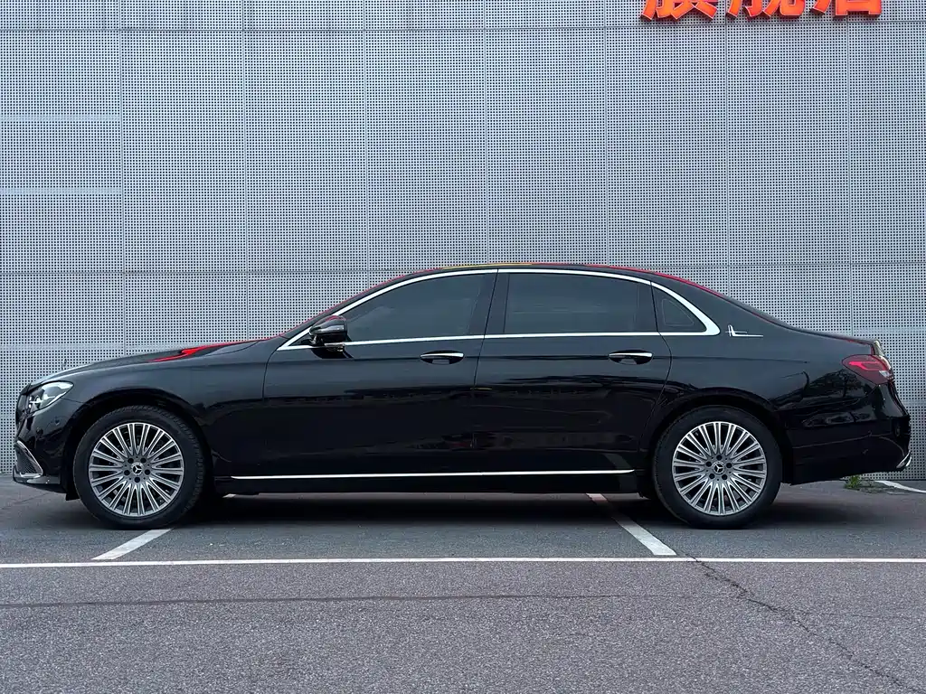 Mercedes-Benz E-Class 2023 — фото 52