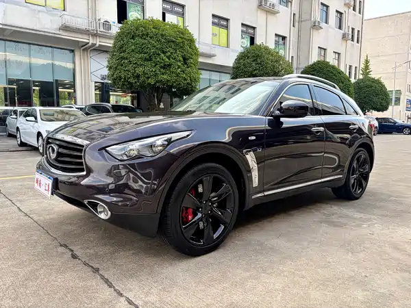 Infiniti QX70 2014