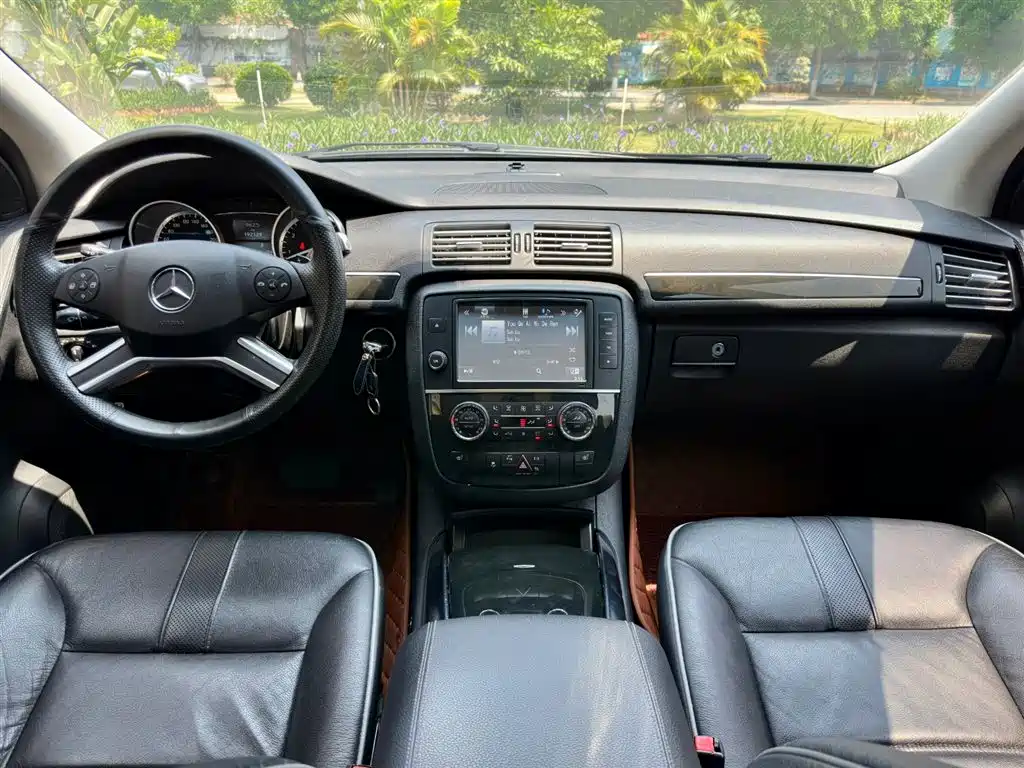 Mercedes-Benz R-Class 2015 — фото 11