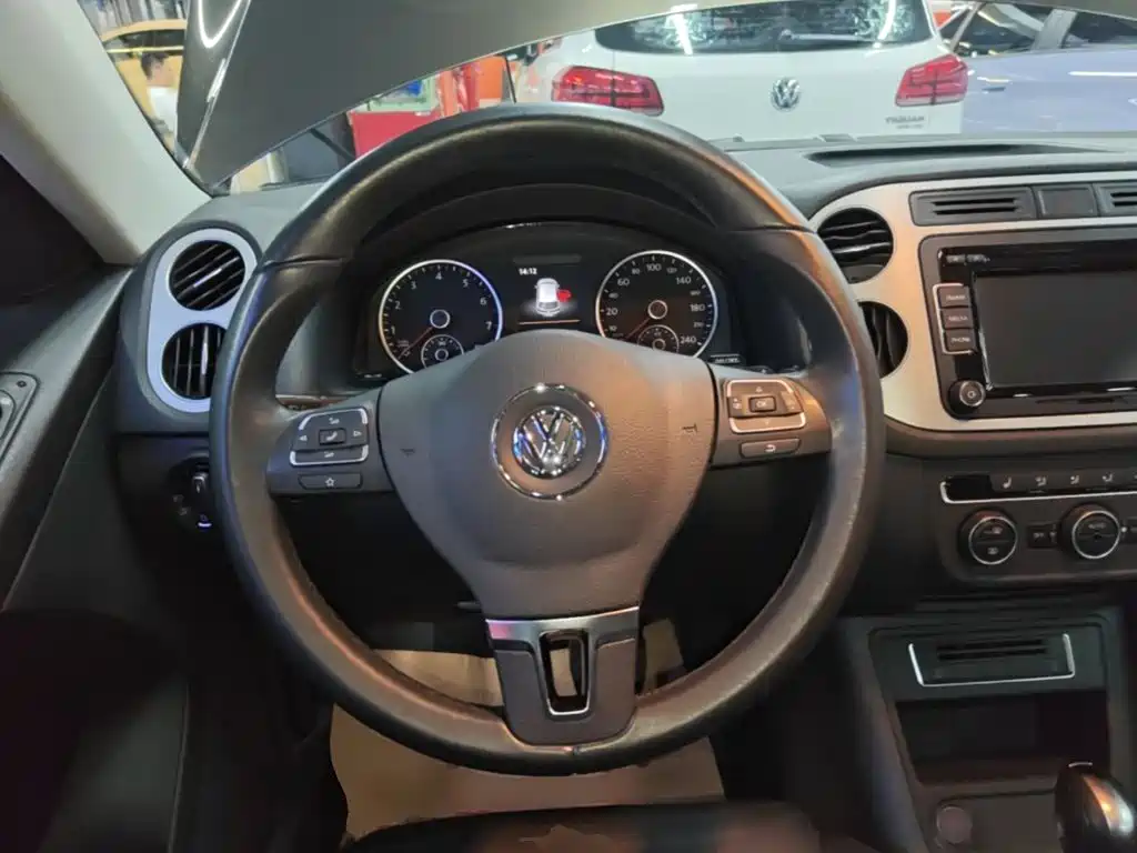 Volkswagen Tiguan 2015 — фото 11