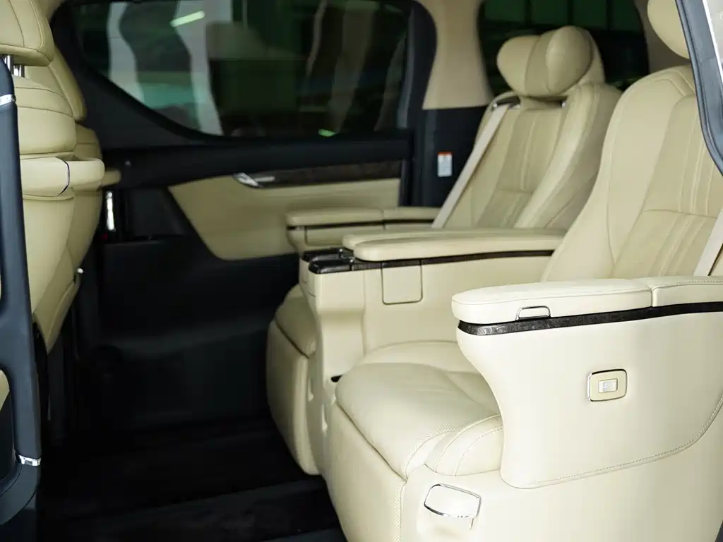 Toyota Vellfire 2020 — фото 12