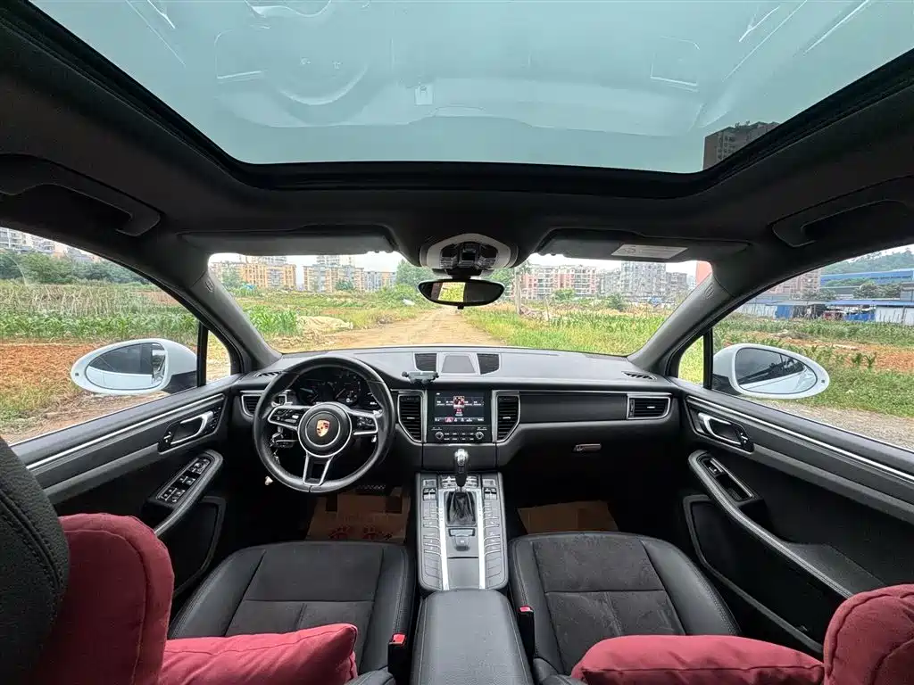 Porsche Macan 2017 — фото 10