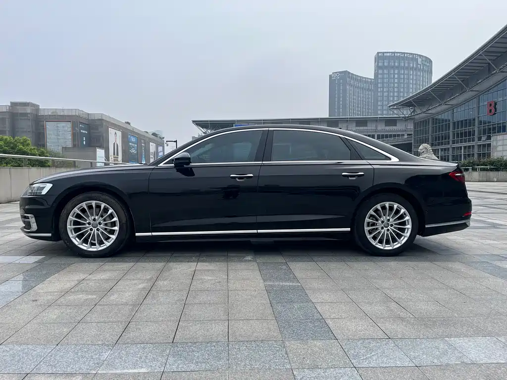 Audi A8 2020 — фото 4