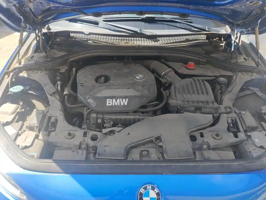 BMW 1 Series 2018 — фото 10