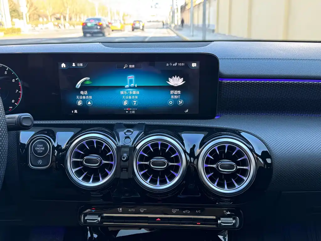 Mercedes-Benz A-Class 2023 — фото 17