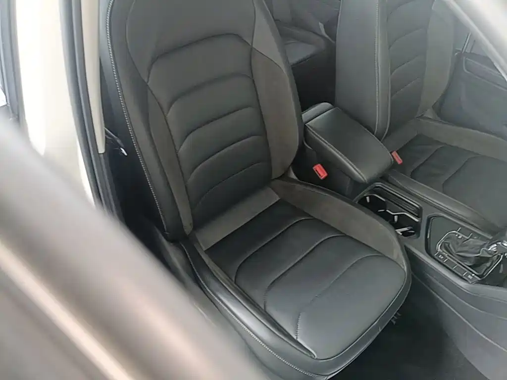 Volkswagen Tiguan L 2018 — фото 25