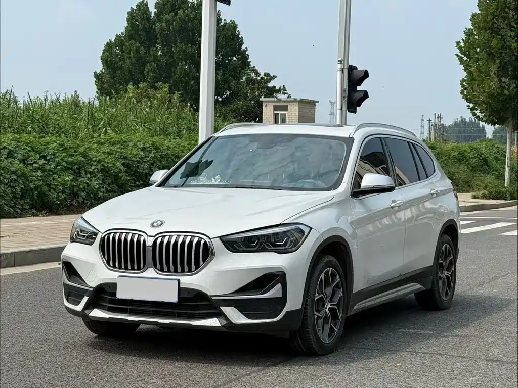 BMW X1 2021 — фото 3