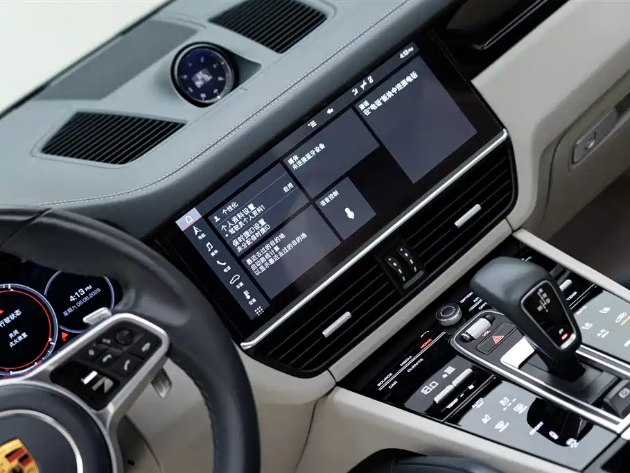 Porsche Cayenne 2021 — фото 16