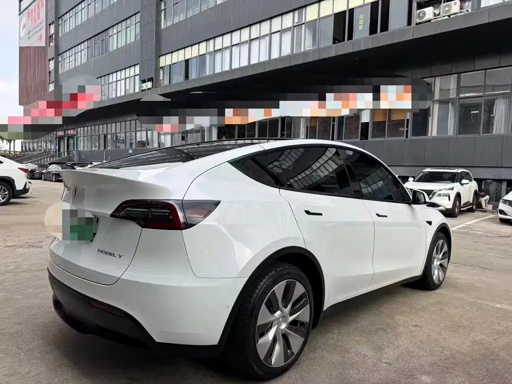 Tesla Model Y 2021 — фото 9