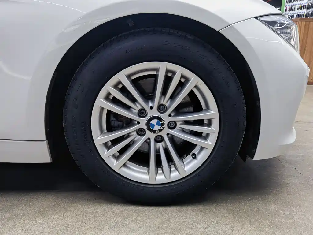 BMW 3 Series 2015 — фото 17
