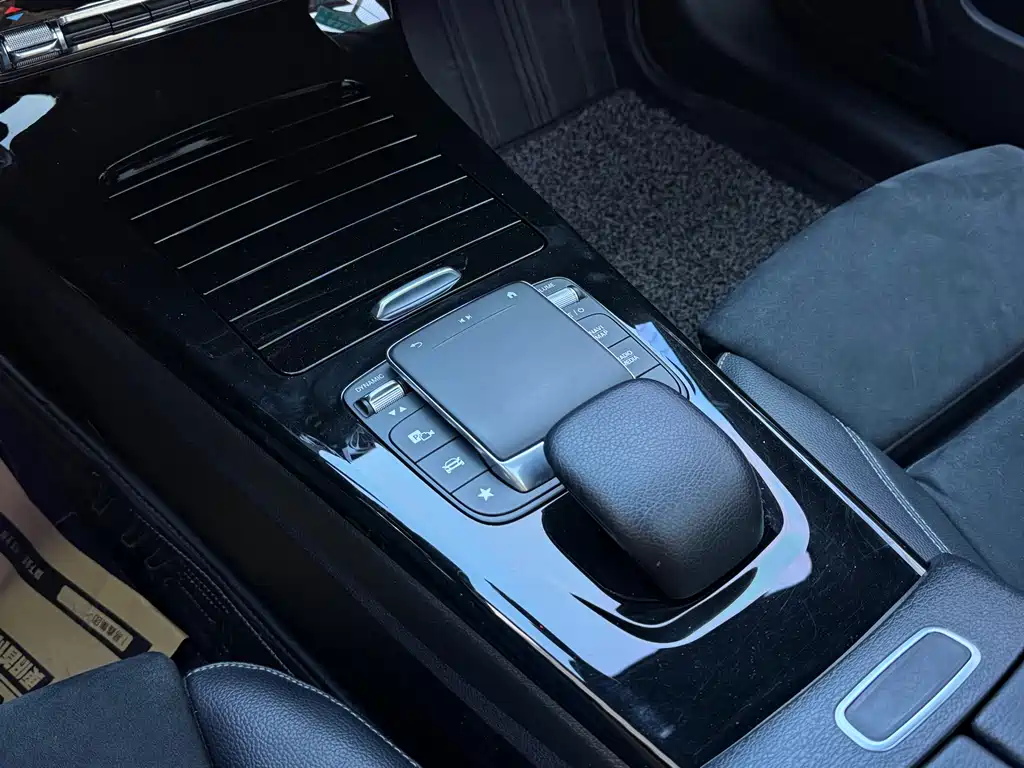Mercedes-Benz A-Class 2023 — фото 16