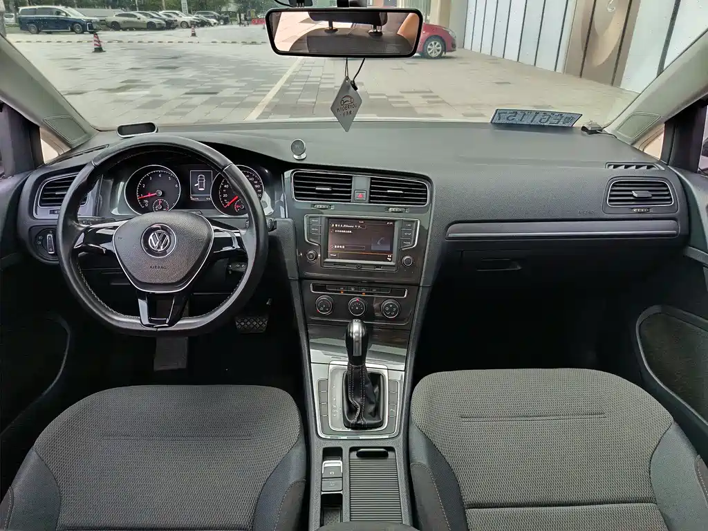 Volkswagen Golf 2016