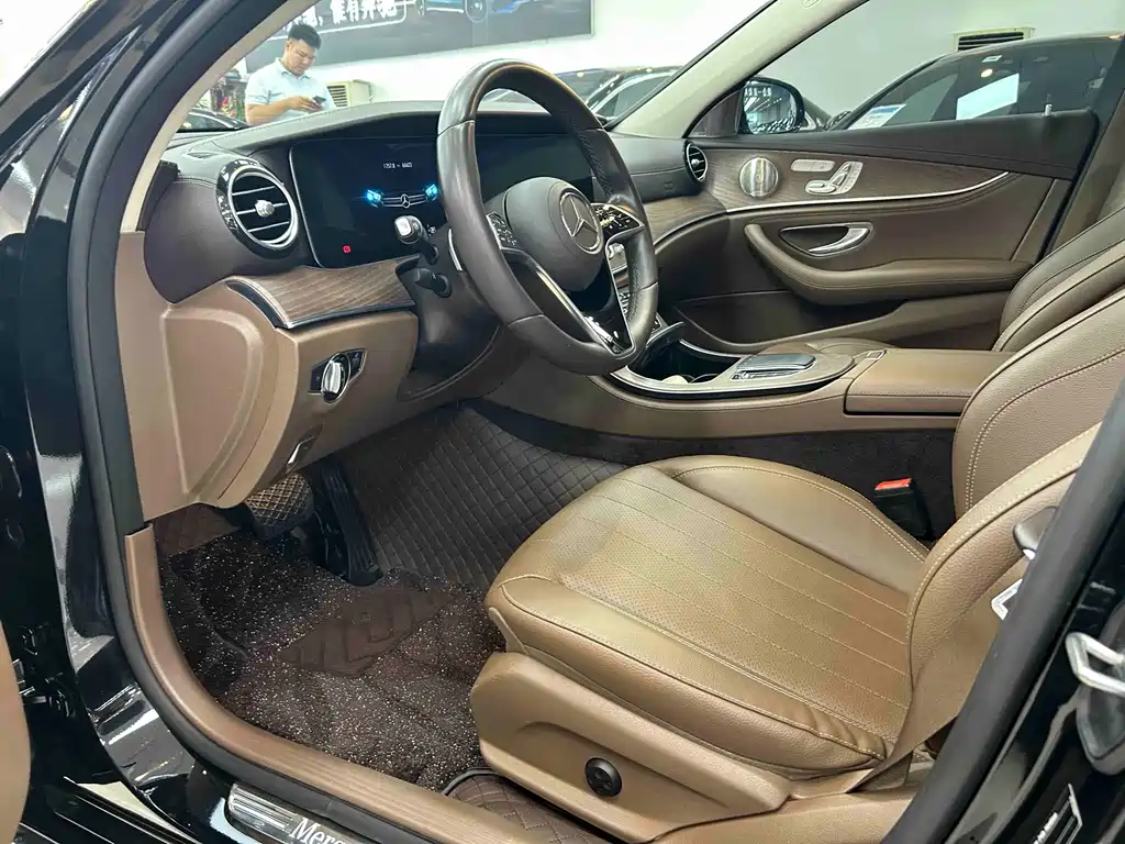 Mercedes-Benz E-Class 2021 — фото 10