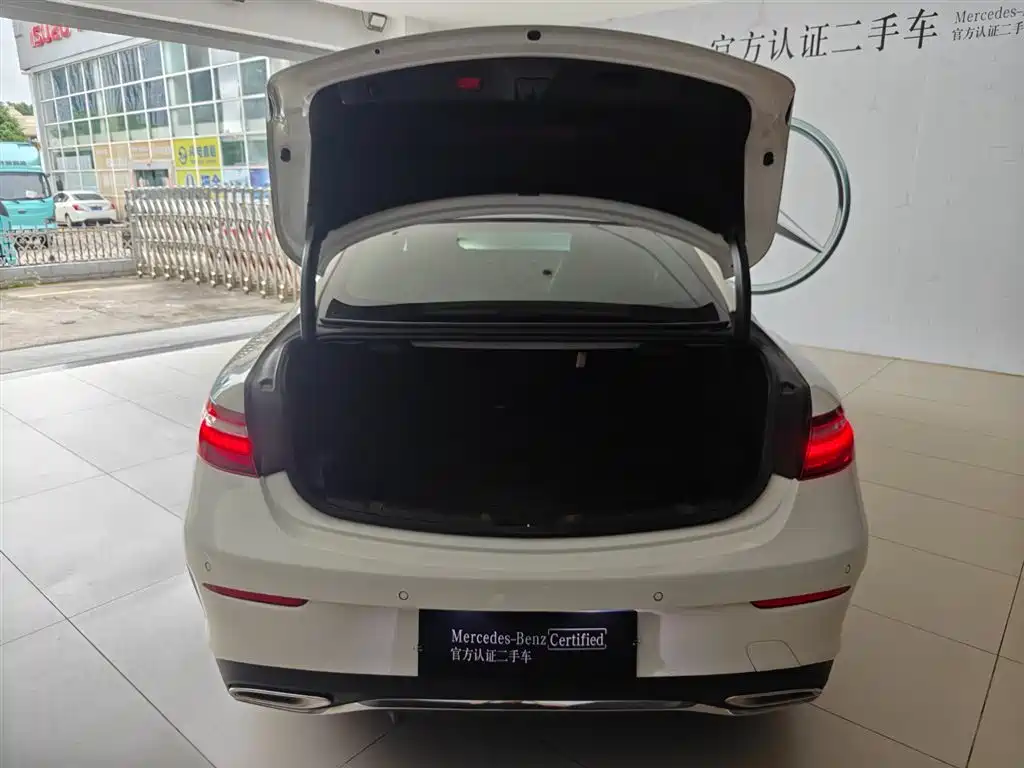 Mercedes-Benz E-Class 2022