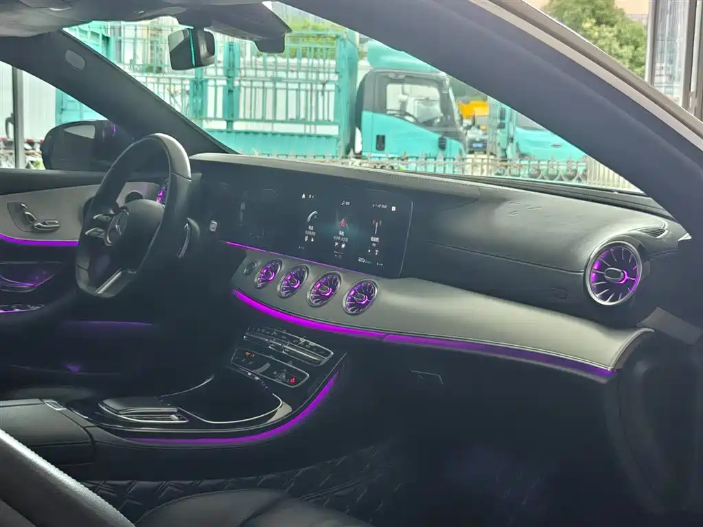 Mercedes-Benz E-Class 2022