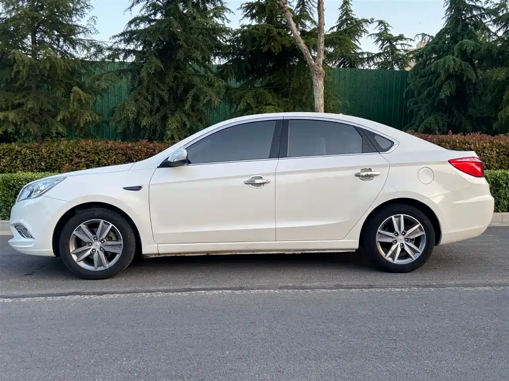 Changan Eado 2015 — фото 18