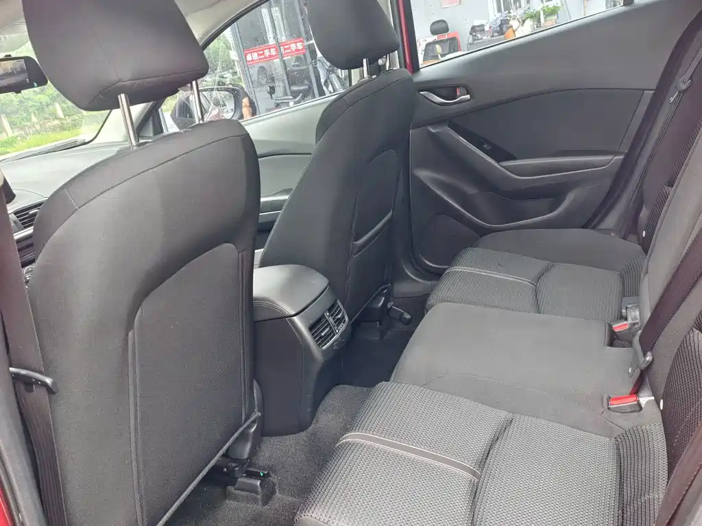 Mazda 3 Axela 2019 — фото 14
