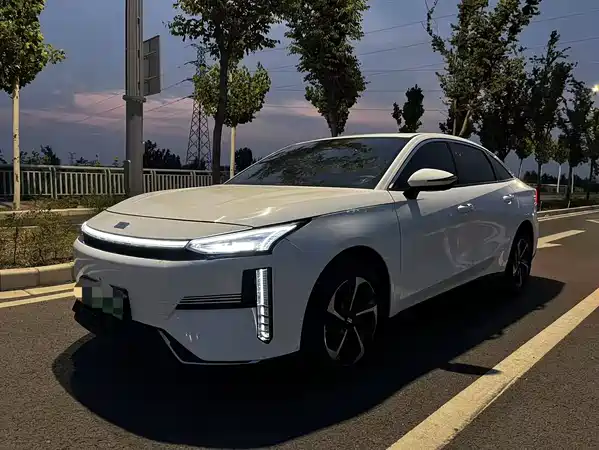 Geely Galaxy L6 2025