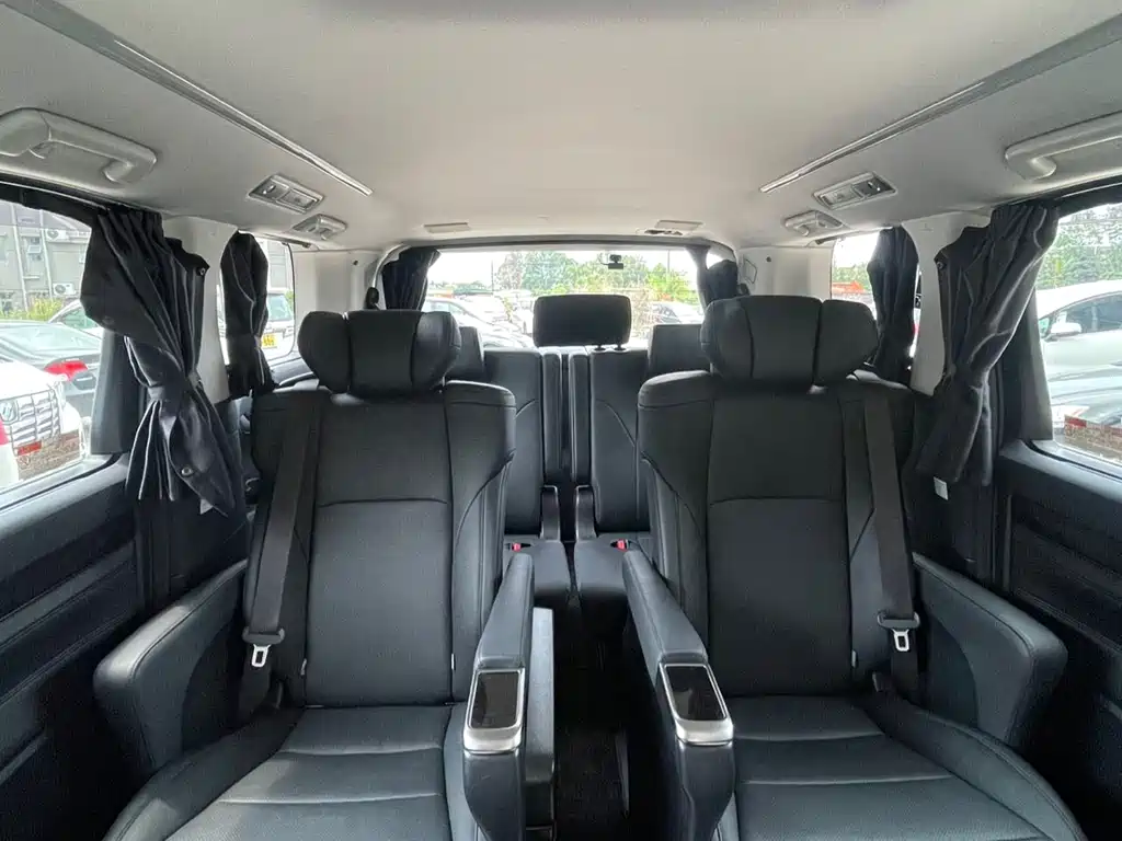 Toyota Alphard 2021 — фото 8