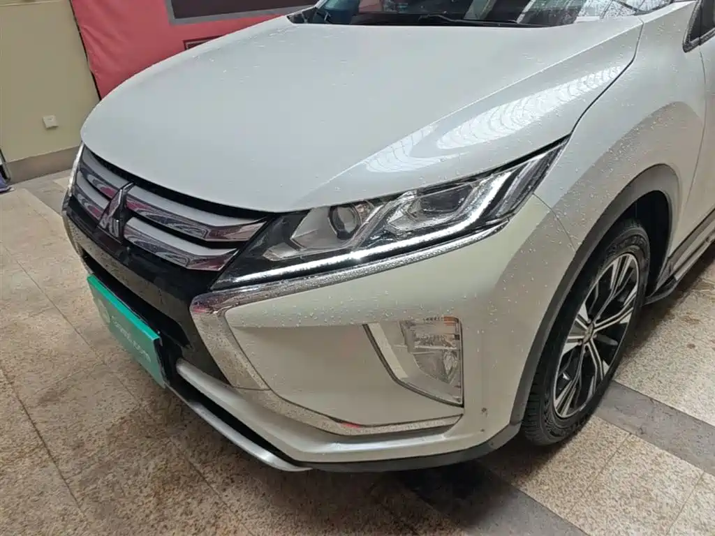 Mitsubishi Eclipse Cross 2020 — фото 24