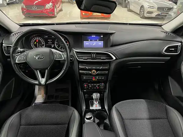 Infiniti QX30 2017