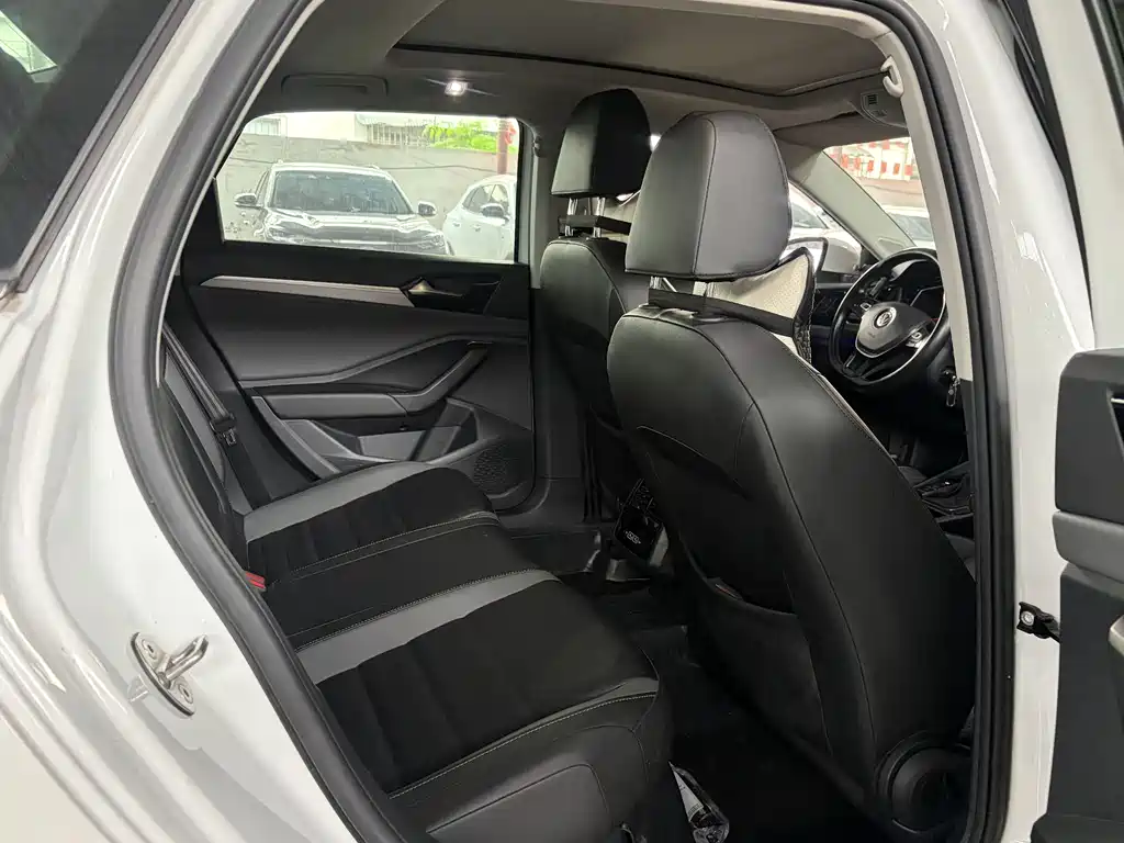 Volkswagen Sagitar 2019