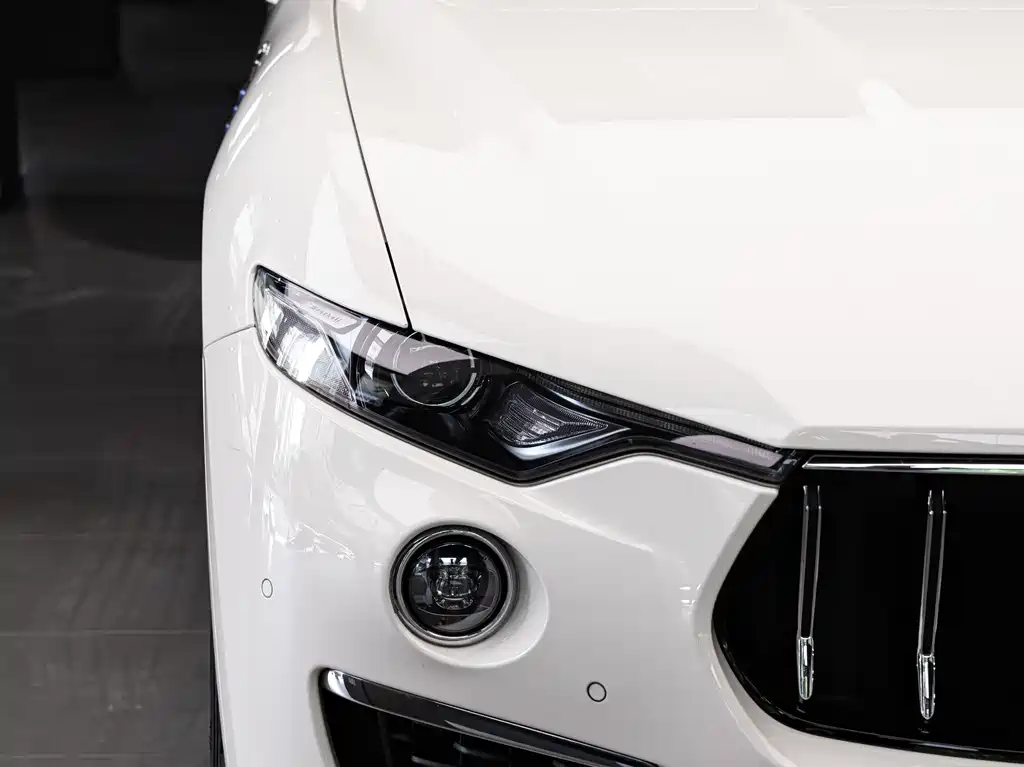 Maserati Levante 2023 — фото 11