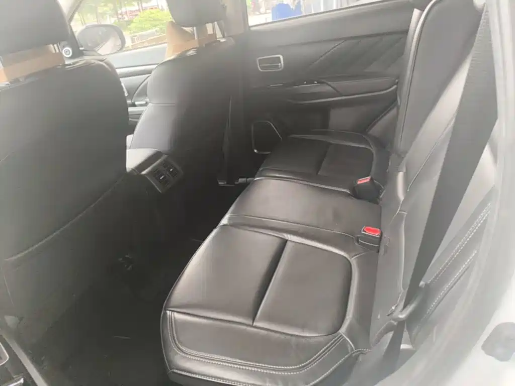 Mitsubishi Outlander 2020 — фото 17