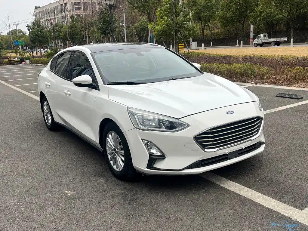 Ford Focus 2019 — фото 3