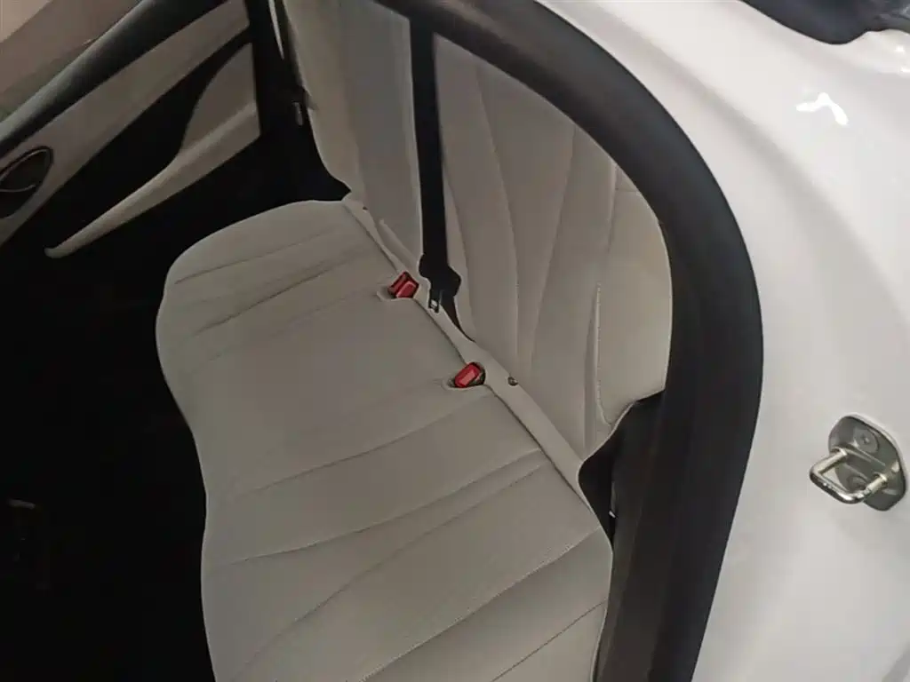BYD Seal 05 DM-i 2025 — фото 17