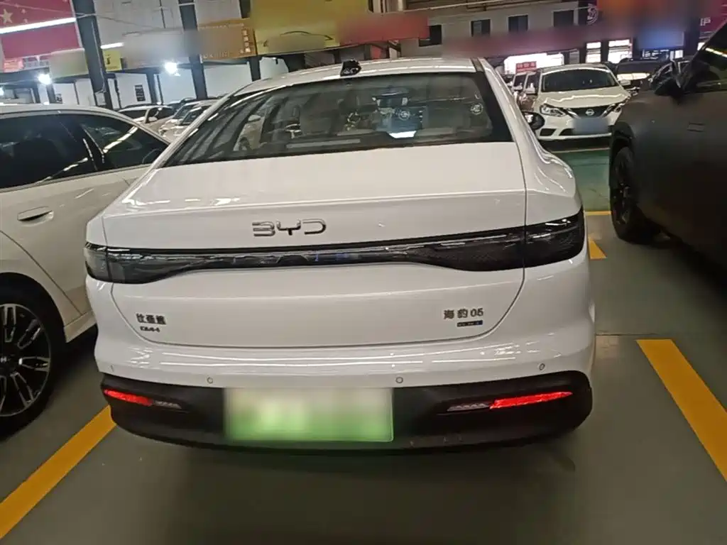 BYD Seal 05 DM-i 2025 — фото 6