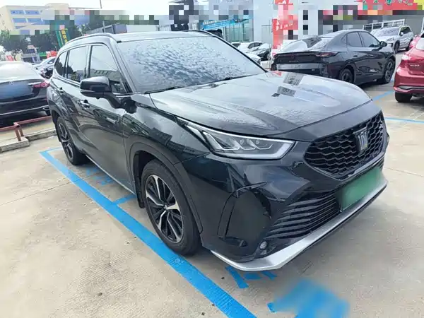 Toyota Crown Kluger 2022