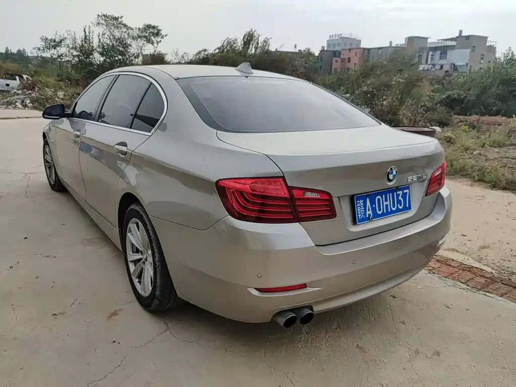 BMW 5 Series 2016 — фото 10
