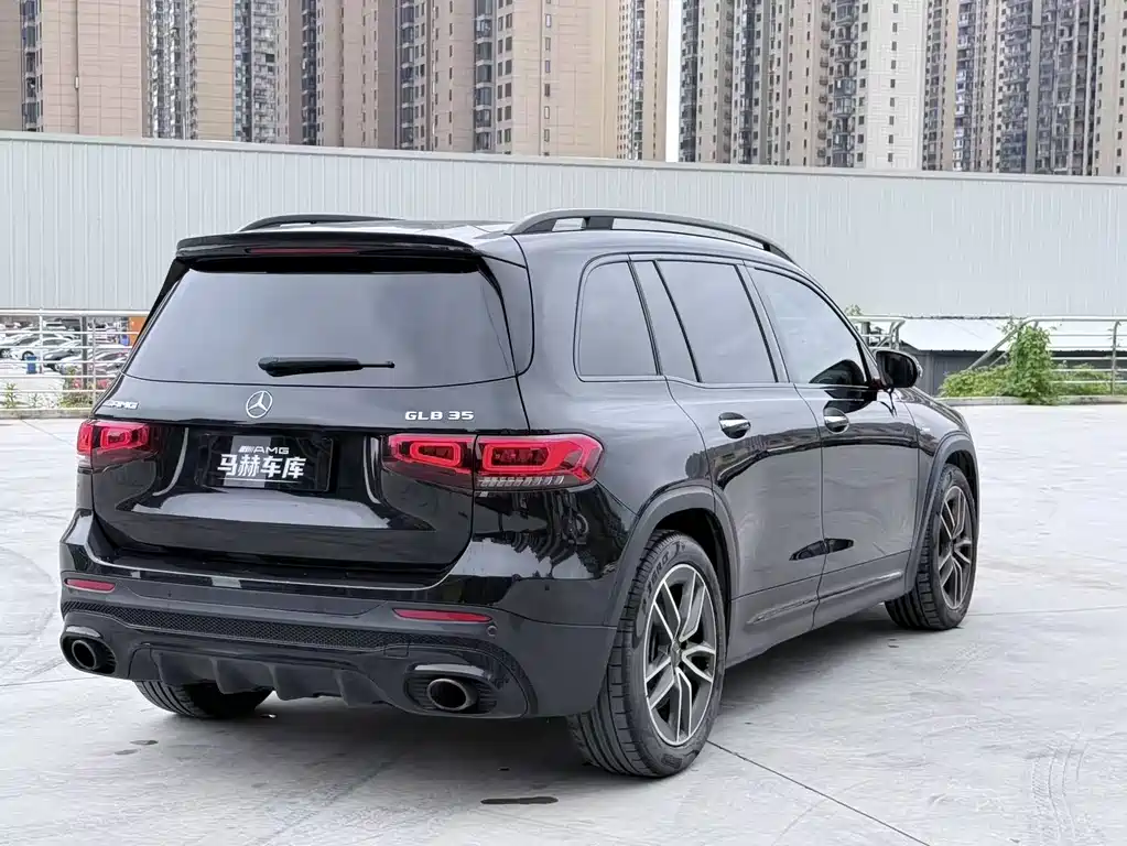 Mercedes-Benz GLB AMG 2023 — фото 6