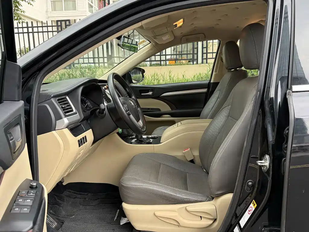 Toyota Highlander 2015 — фото 18