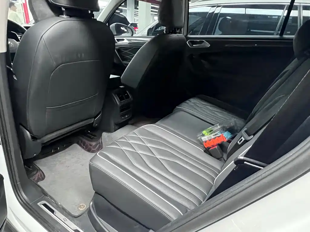 Volkswagen Tiguan L 2023 — фото 6