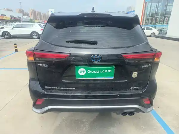 Toyota Crown Kluger 2022