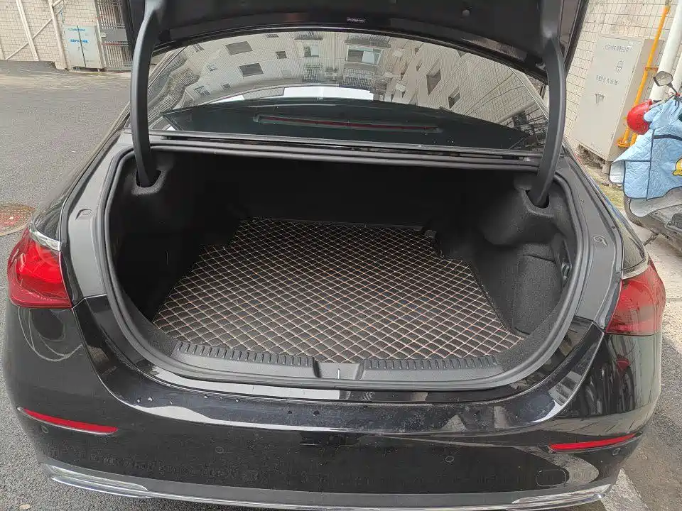 Mercedes-Benz E-Class 2024