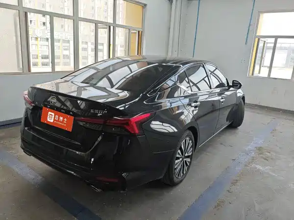 Nissan Teana 2024
