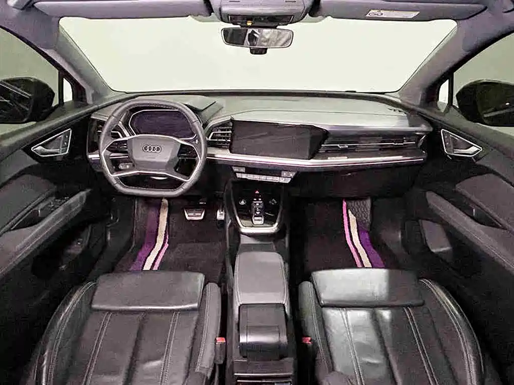 Audi Q4 e-tron 2023 — фото 9